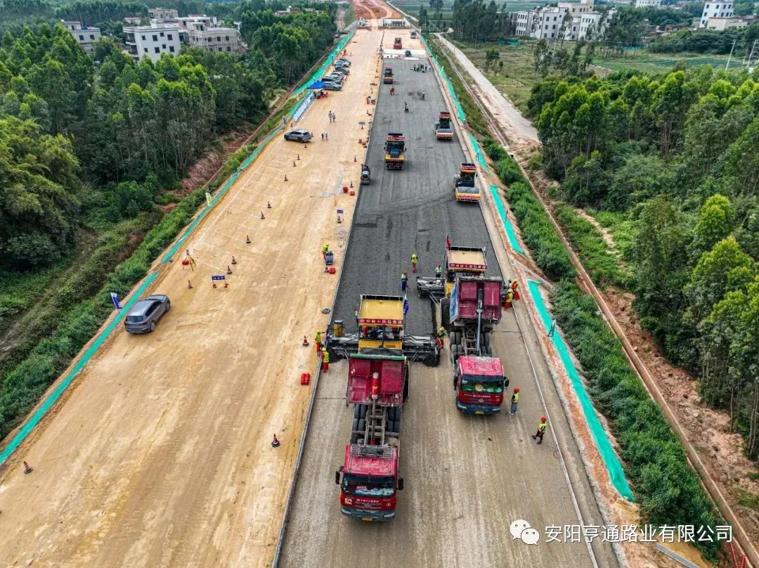 【省重 點項目】3D技術“打印”高速公路，南三島大橋項目進入路面工程施工階段
